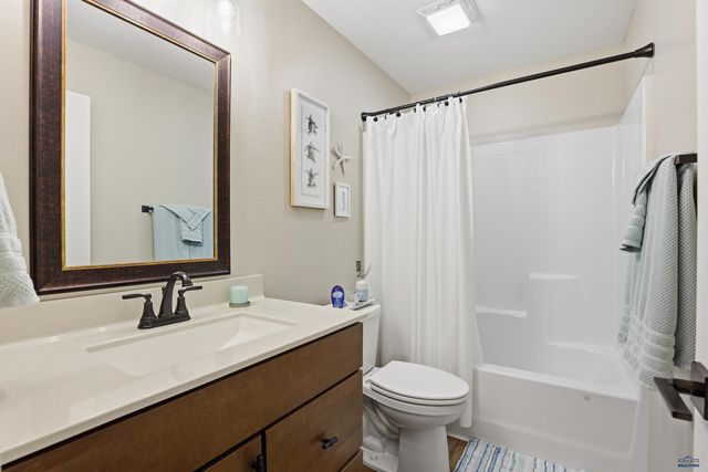 3709 BLACKPOWDER RD, Rapid City, SD 57703