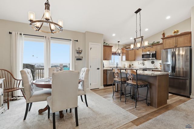 3709 BLACKPOWDER RD, Rapid City, SD 57703