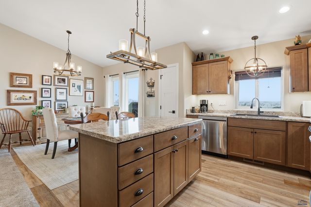 3709 BLACKPOWDER RD, Rapid City, SD 57703