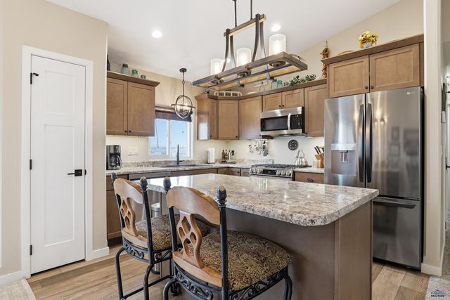 3709 BLACKPOWDER RD, Rapid City, SD 57703