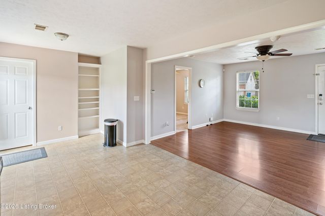 281 Madison Rae Blvd, Shepherdsville, KY 40165