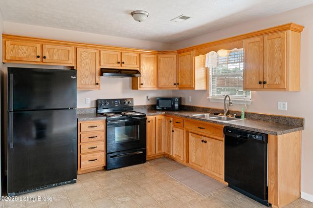 281 Madison Rae Blvd, Shepherdsville, KY 40165
