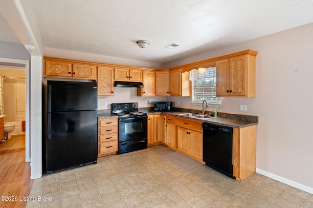 281 Madison Rae Blvd, Shepherdsville, KY 40165