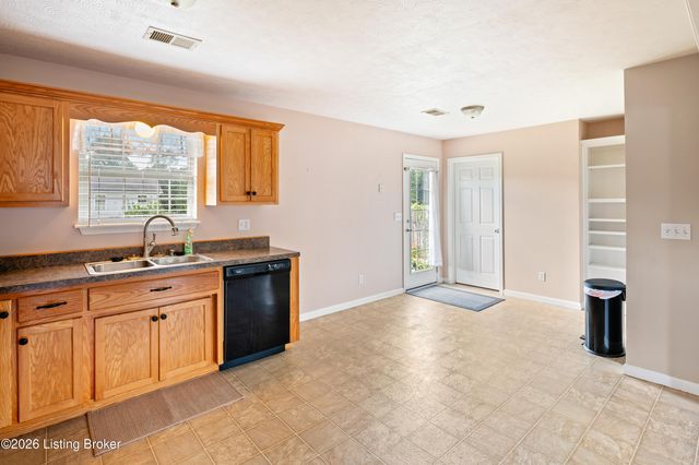 281 Madison Rae Blvd, Shepherdsville, KY 40165