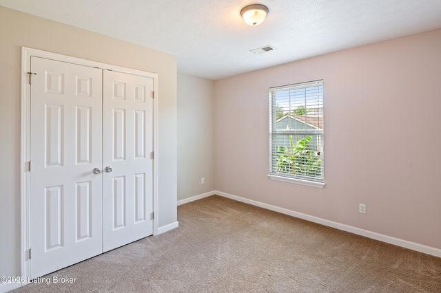 281 Madison Rae Blvd, Shepherdsville, KY 40165