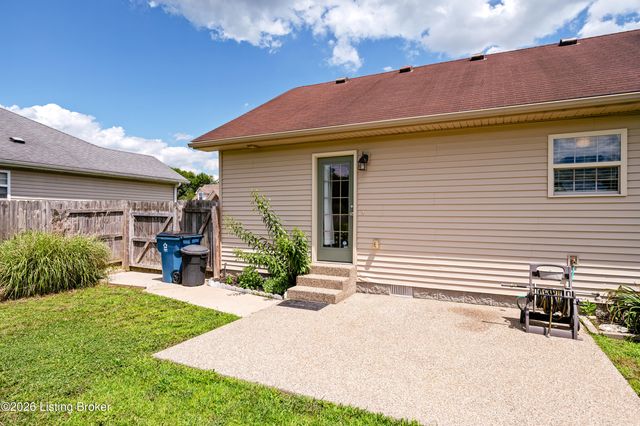 281 Madison Rae Blvd, Shepherdsville, KY 40165