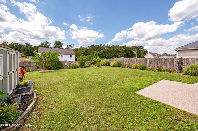 281 Madison Rae Blvd, Shepherdsville, KY 40165