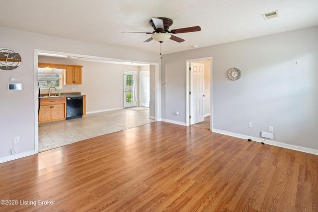 281 Madison Rae Blvd, Shepherdsville, KY 40165