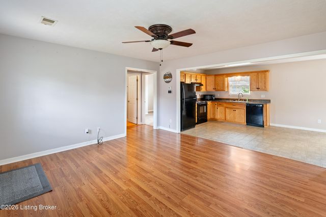 281 Madison Rae Blvd, Shepherdsville, KY 40165