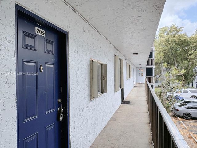 8550 N Sherman Cir 205, Miramar, FL 33025