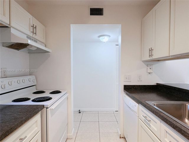 8550 N Sherman Cir 205, Miramar, FL 33025