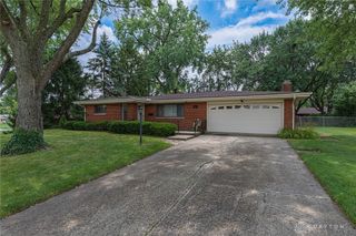 820 Cushing Avenue, Kettering, OH 45429