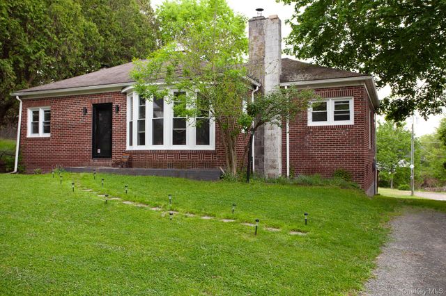 40 Jefferson Avenue, Jeffersonville, NY 12748