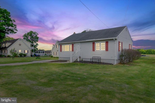 370 S HOOK RD, Pennsville, NJ 08070