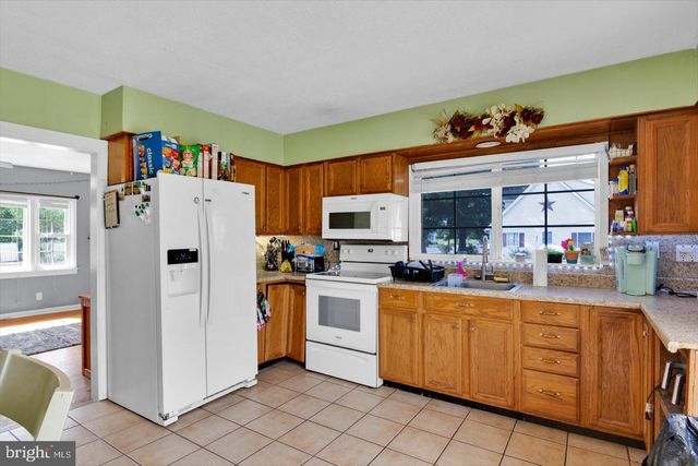 370 S HOOK RD, Pennsville, NJ 08070