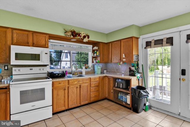 370 S HOOK RD, Pennsville, NJ 08070