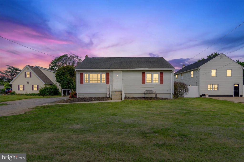 370 S HOOK RD, Pennsville, NJ 08070