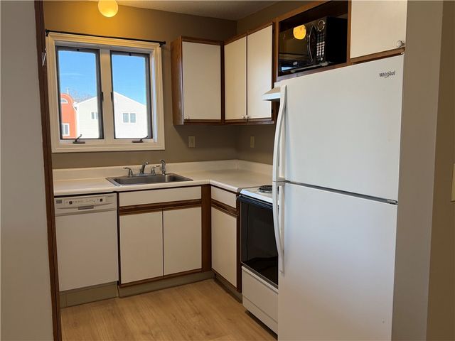 724 Beverage Hill Avenue 302, Pawtucket, RI 02861