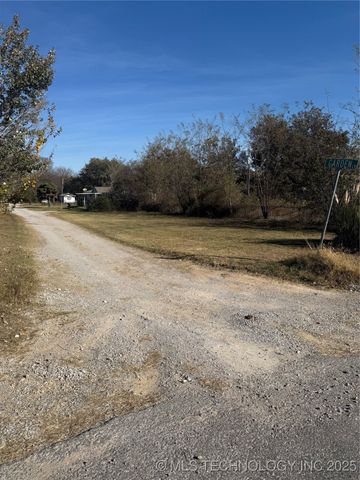 46 Garden, Lone Grove, OK 73401
