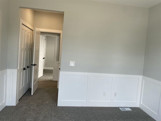 737 Britt Circle Drive 11, Dundee, MI 48131