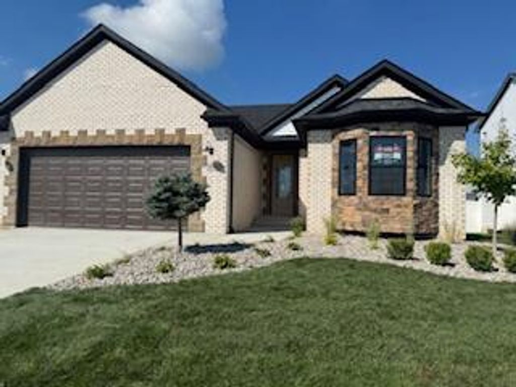 737 Britt Circle Drive 11, Dundee, MI 48131