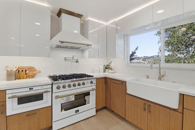 104 Winding Way, San Carlos, CA 94070