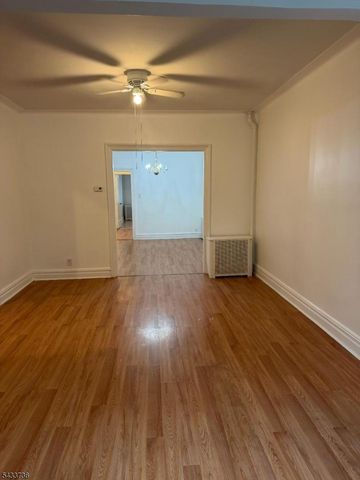 187 W 48Th St, Bayonne City, NJ 07002
