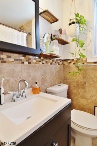 187 W 48Th St, Bayonne City, NJ 07002