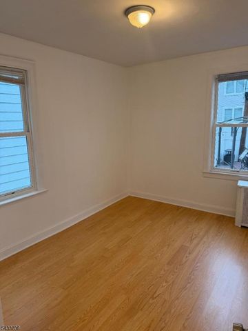 187 W 48Th St, Bayonne City, NJ 07002