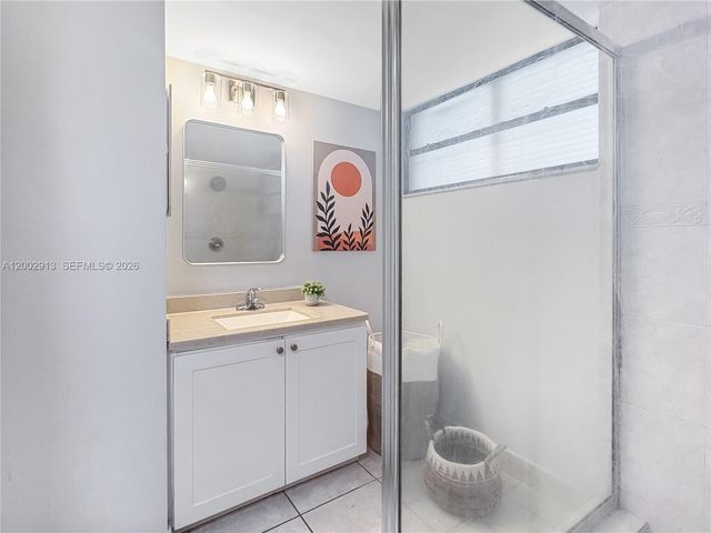 1180 Windward Dr, Pembroke Pines, FL 33026