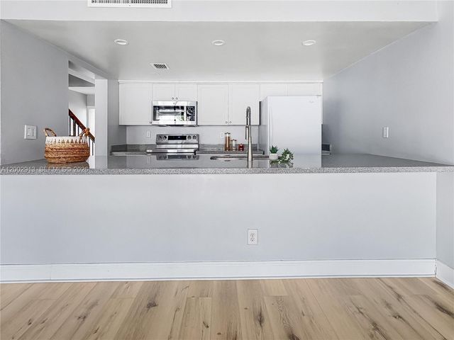 1180 Windward Dr, Pembroke Pines, FL 33026