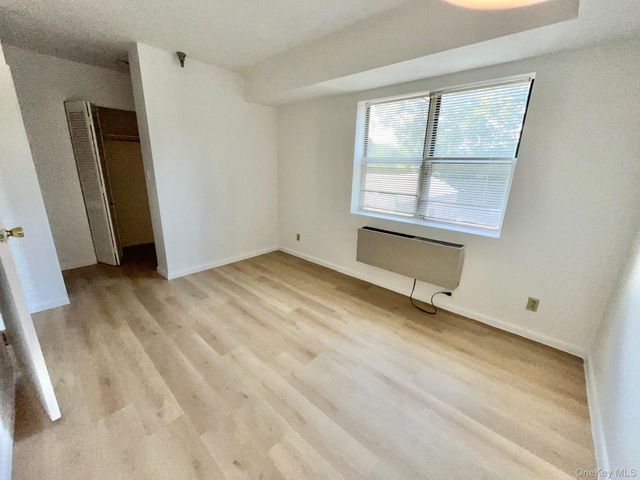 501 N Barry Avenue 2F, Mamaroneck, NY 10543