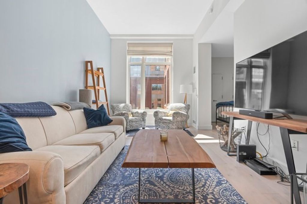 100 Lovejoy 12 Q, Boston, MA 02114