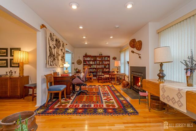 6 Franklin Pierce Drive, Monroe, NJ 08831
