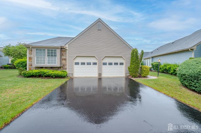 6 Franklin Pierce Drive, Monroe, NJ 08831