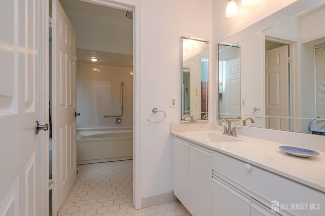 6 Franklin Pierce Drive, Monroe, NJ 08831