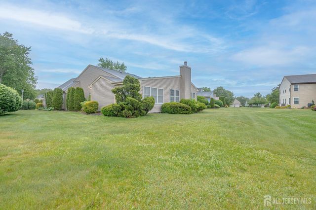 6 Franklin Pierce Drive, Monroe, NJ 08831