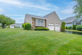 6 Franklin Pierce Drive, Monroe, NJ 08831