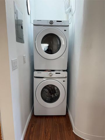 4612 25th Avenue, Astoria, NY 11103