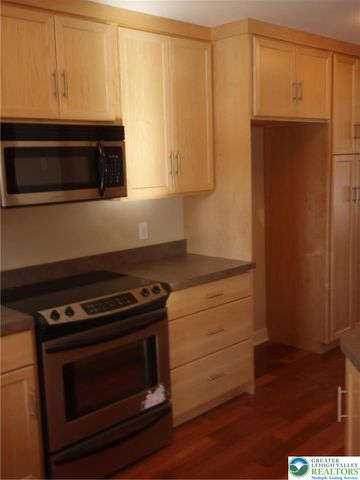 1796 Newport Avenue, Northampton Boro, PA 18067