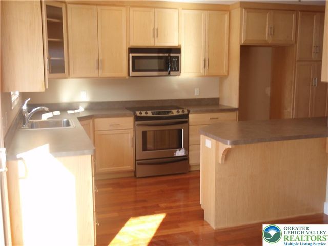 1796 Newport Avenue, Northampton Boro, PA 18067