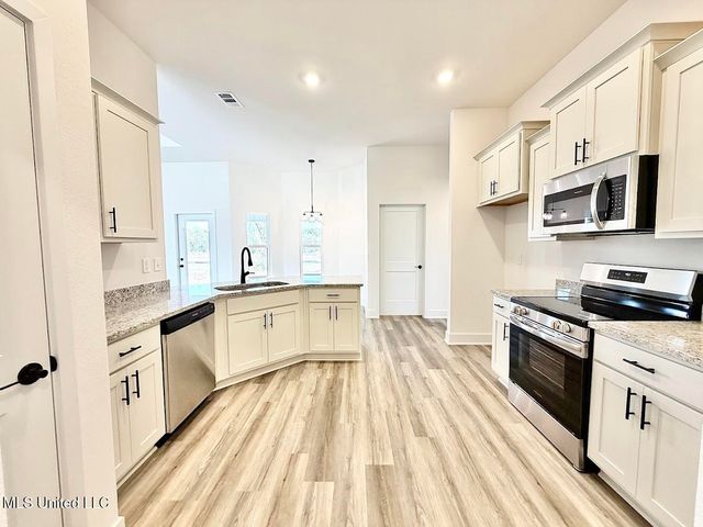 14884 Fritz Circle, Gulfport, MS 39503