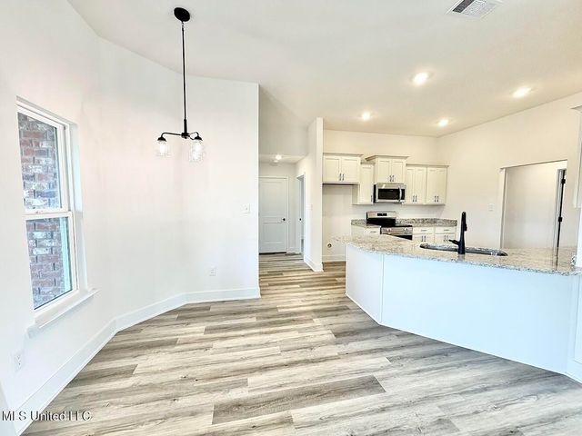 14884 Fritz Circle, Gulfport, MS 39503