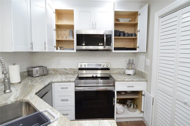 8613 MALLARD RESERVE DRIVE 202, Tampa, FL 33614