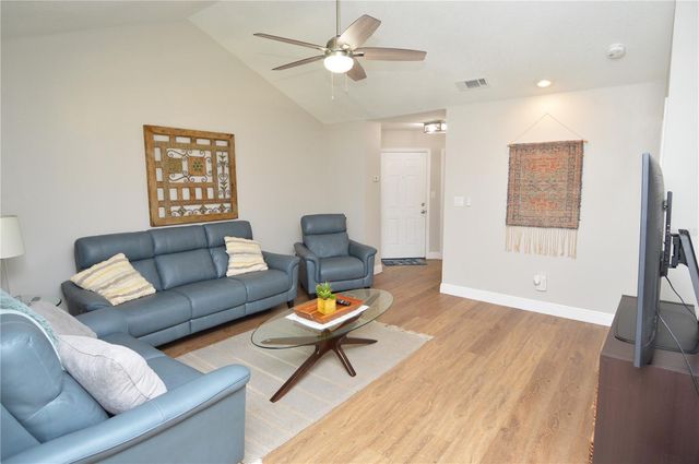 8613 MALLARD RESERVE DRIVE 202, Tampa, FL 33614