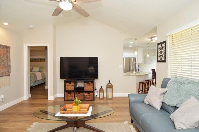 8613 MALLARD RESERVE DRIVE 202, Tampa, FL 33614