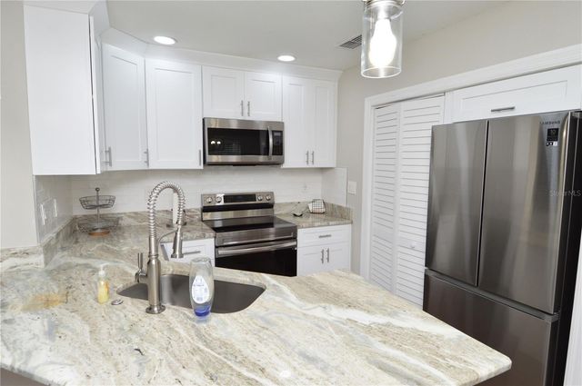 8613 MALLARD RESERVE DRIVE 202, Tampa, FL 33614