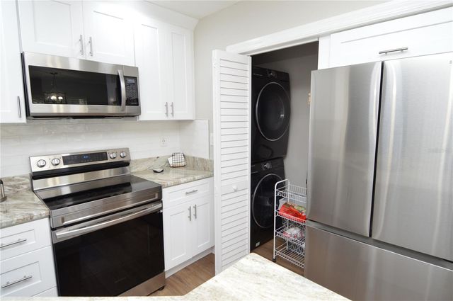 8613 MALLARD RESERVE DRIVE 202, Tampa, FL 33614