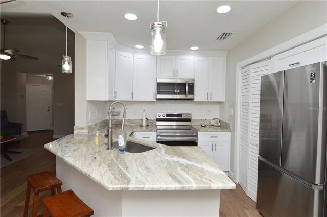 8613 MALLARD RESERVE DRIVE 202, Tampa, FL 33614