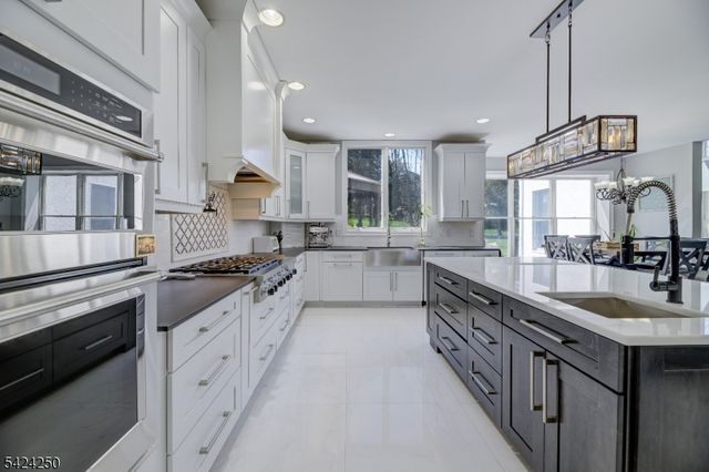 206 Van Zandt Rd, Montgomery Twp., NJ 08558